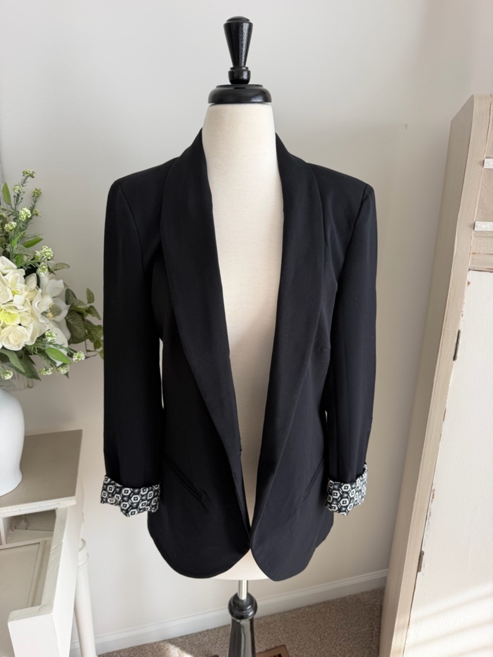 Daniel Rainn Black Open-Front Blazer with Patterned Cuff Detail